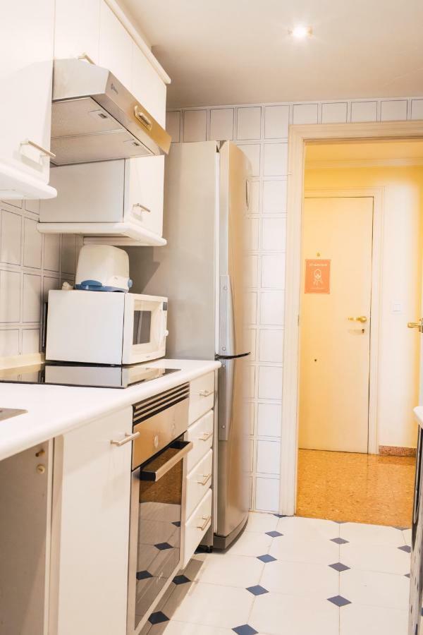 Florit Flats - Cozy 2 Bedroom By The Of Arts And Science Appartement *